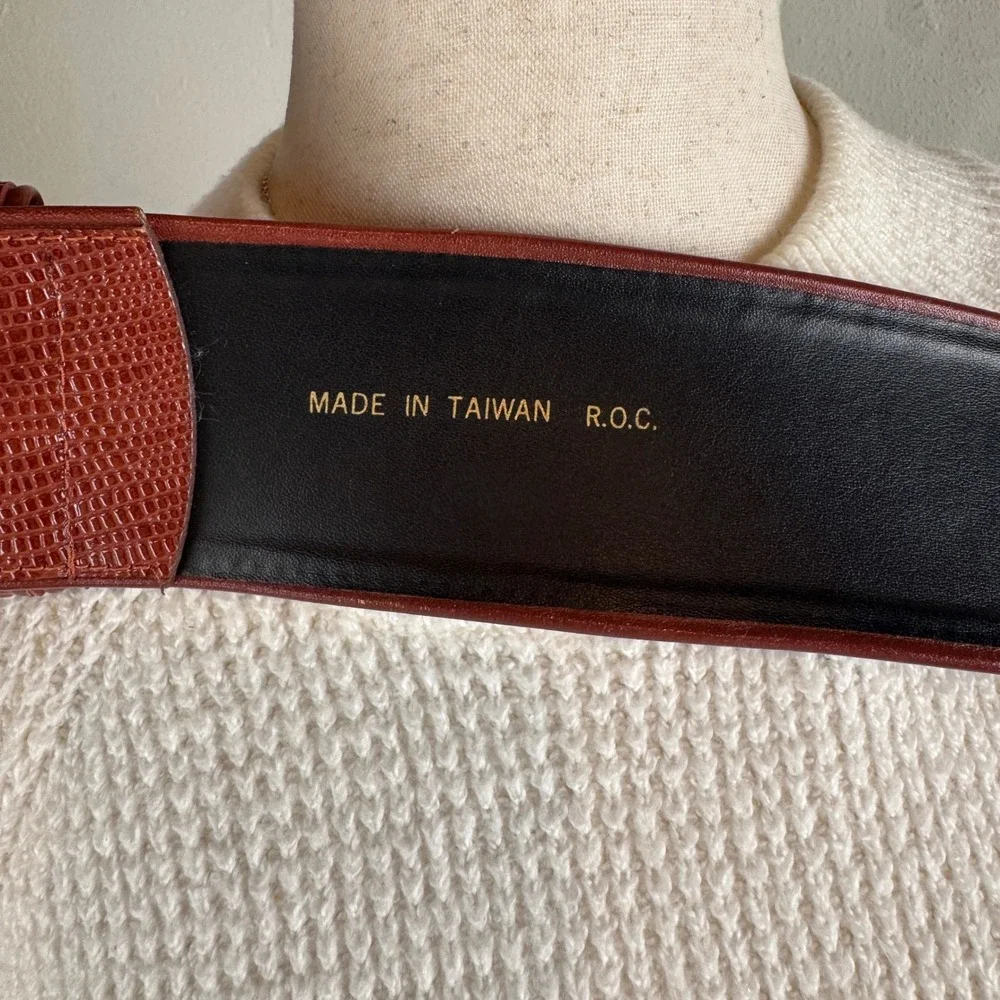 Vintage 90s Dark Academia Brown Lizard Embossed Wide Leather Belt Small